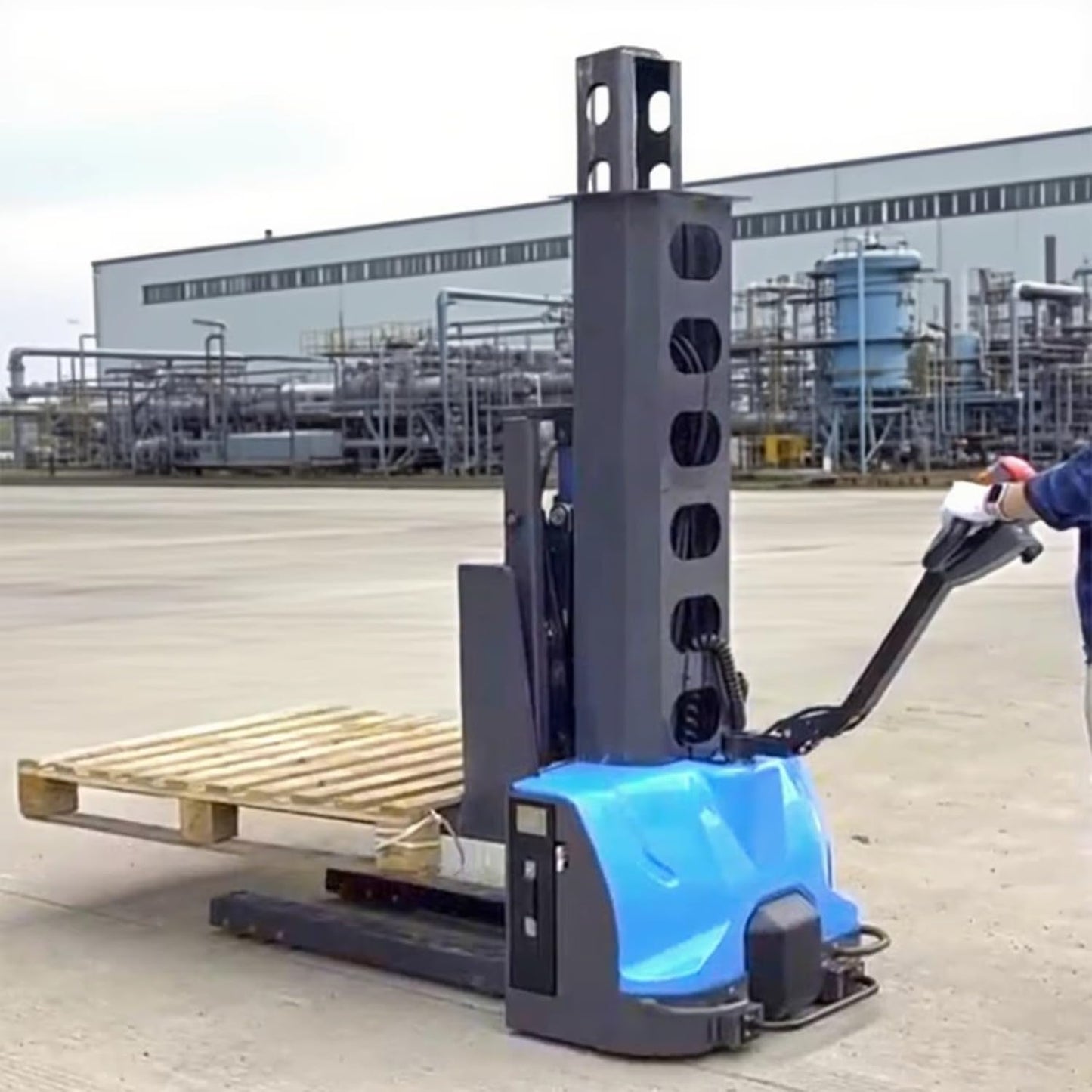 Compact Electric Pallet Stacker Crane Pallet Jack Systems for Narrow aisles, Cold-Storage Warehouses, and Fast-Moving Inventory Zones