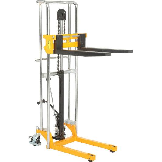 Global Industrial Manual Lift Stacker, 3-1/2" to 59" Lift, Adjustable 8-1/2" to 19-1/2"W Forks, 880 Lb. Capacity, Foot-Operated Hydraulic Pump, Yellow Powder Coat Steel Frame