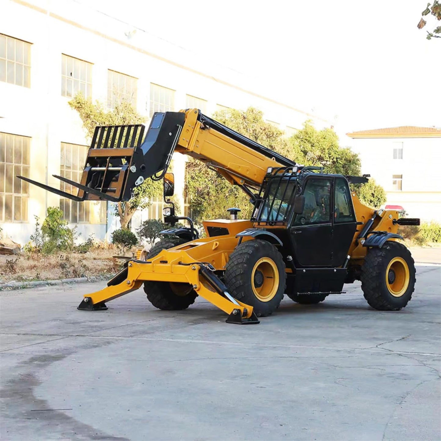 Heavy-Duty Telescopic Boom Forklift, Rough Terrain Forklift – 1–3 Ton Telehandler for Industrial Material Handling & Jobsite Logistics