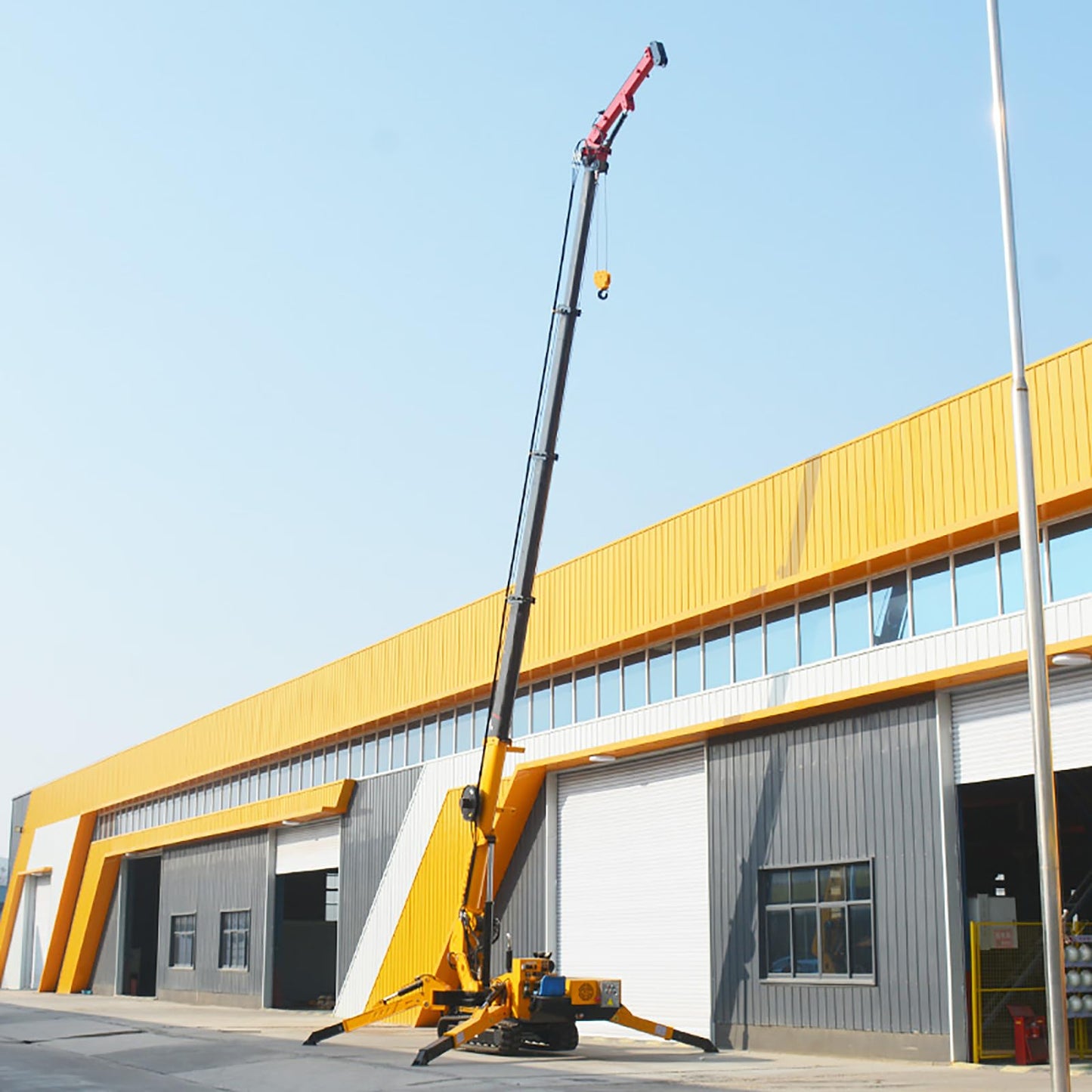 5 Ton Hydraulic Crawler Crane Telescopic Boom Tracked Chassis Rotating Outriggers Remote-Controlled Hoist for Construction Items Handler