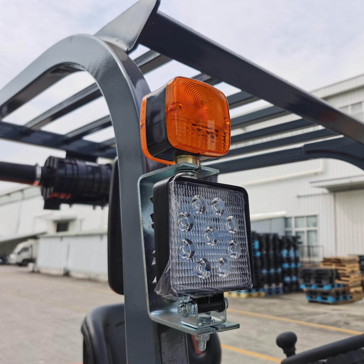 ONEN LPG Forklift 3 Tons 6614 LBS Capacity 42KW Dual-Fuel Engine Powered High-Lift Fork Lift 4.5m 14.76 ft Lifting Height Stacker 3000kg Pallet Lift Truck Material Handler with 4ft Length Forks