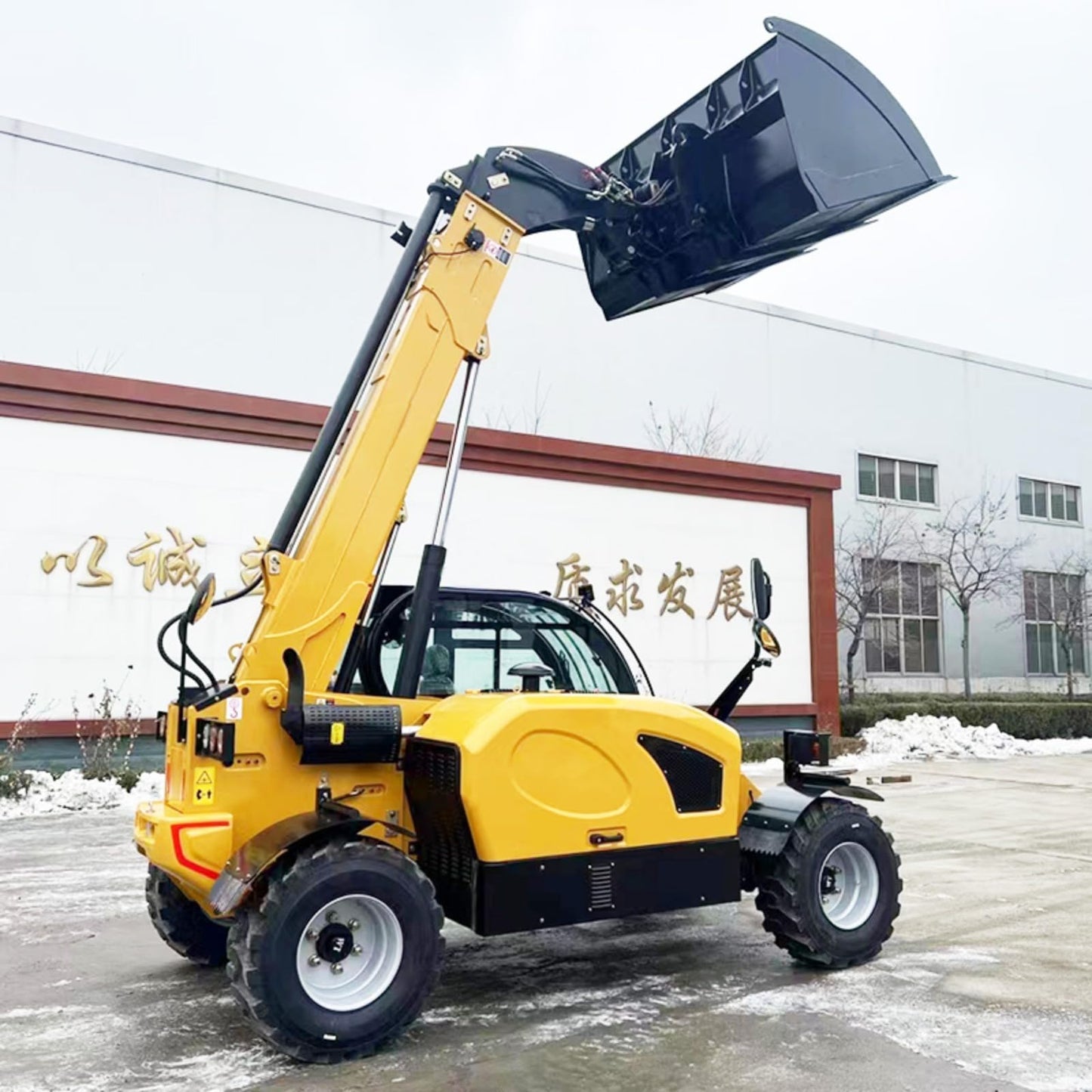 Compact Mini Telescopic Handler – Hydraulic Extendable Boom Telehandler for Agriculture, Warehouses & Narrow Worksites