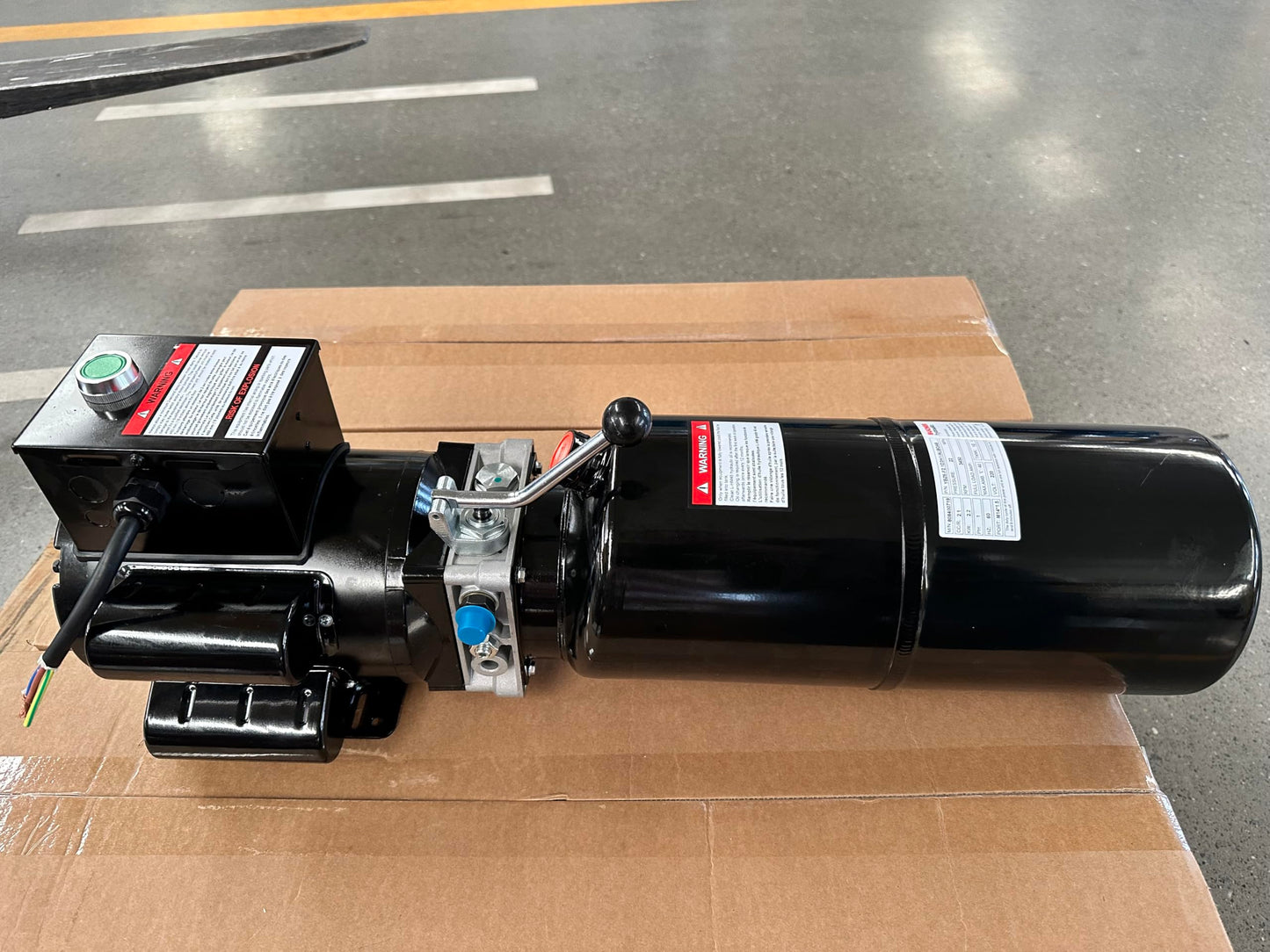 AUTOKATO KT-H100 2 Post Lift 220V Auto Car/Truck Hoist with 10000Lbs Lifting Capacity