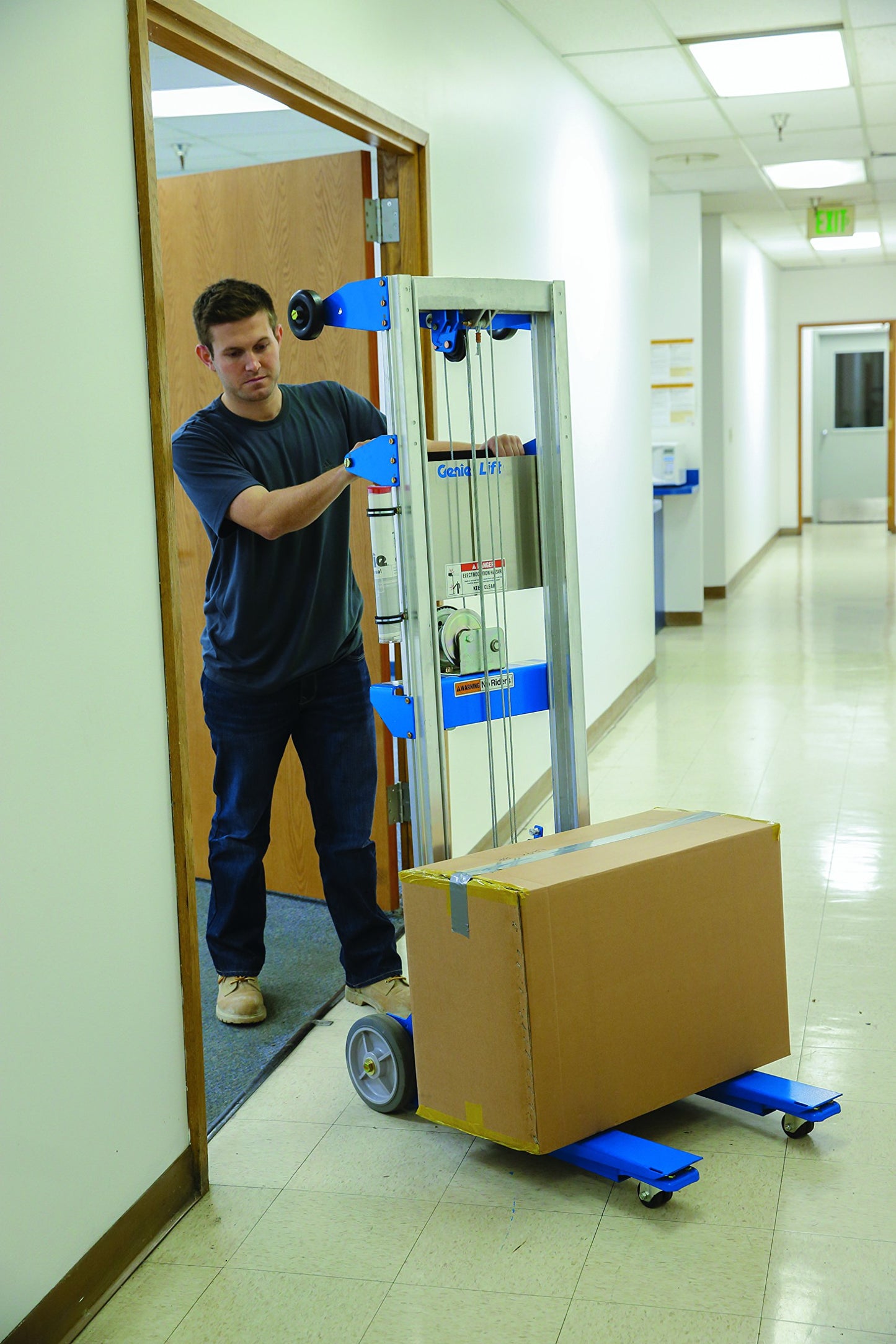 Genie Lift, GL- 8, Heavy-Duty Aluminum Manual Lift, 400 lbs Load Capacity, Lift Height 10' 0.5"