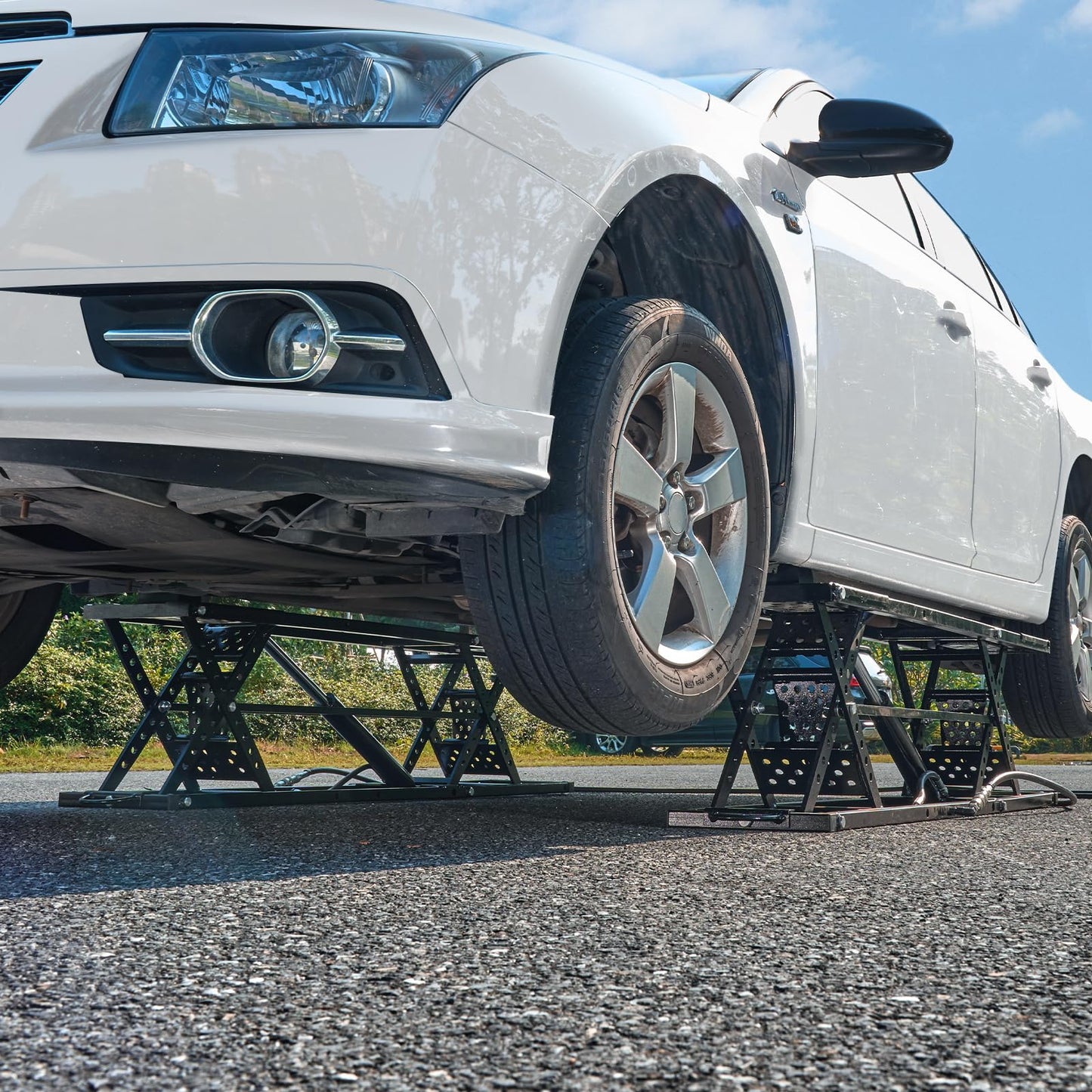 VEVOR Portable Car Lift - 5,000 LBS Capacity, Extended-Length Plates, 25.6" Max. Height, Heavy-Duty Carbon Steel Truck Lift with 120V Power Unit