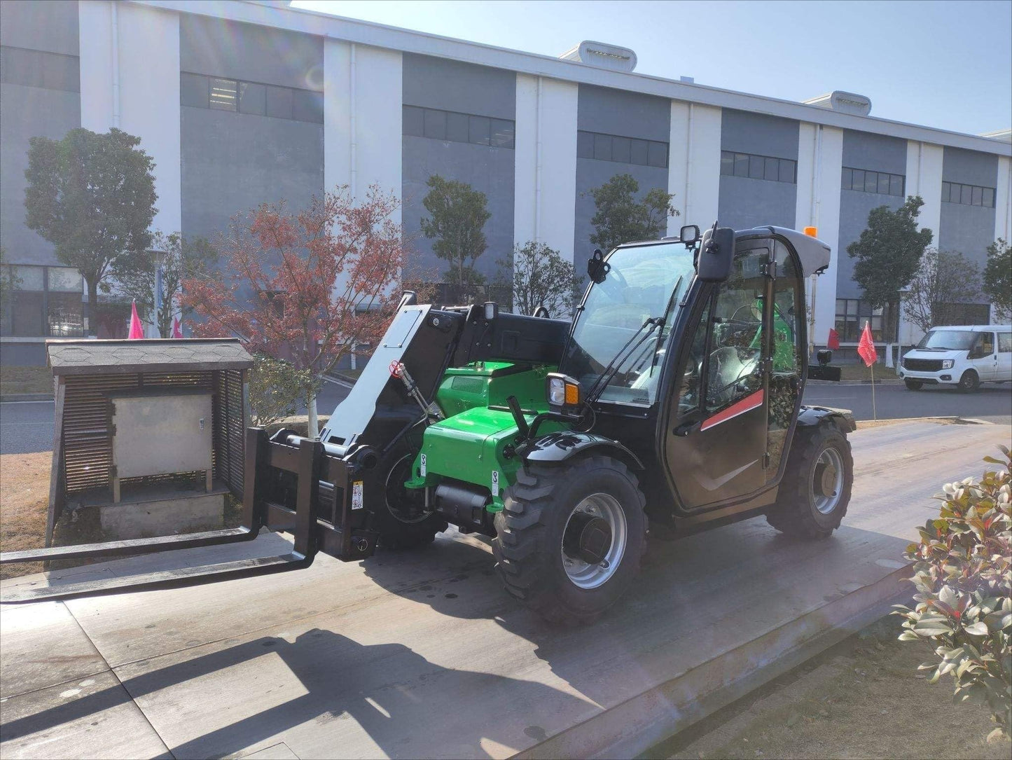 Telehandler for Rough Terrain Material Handling Compact Telescopic Boom Loader Industrial Warehouse and Farm Lifting Equipment Outdoor Construction Stacking and Loading Operations