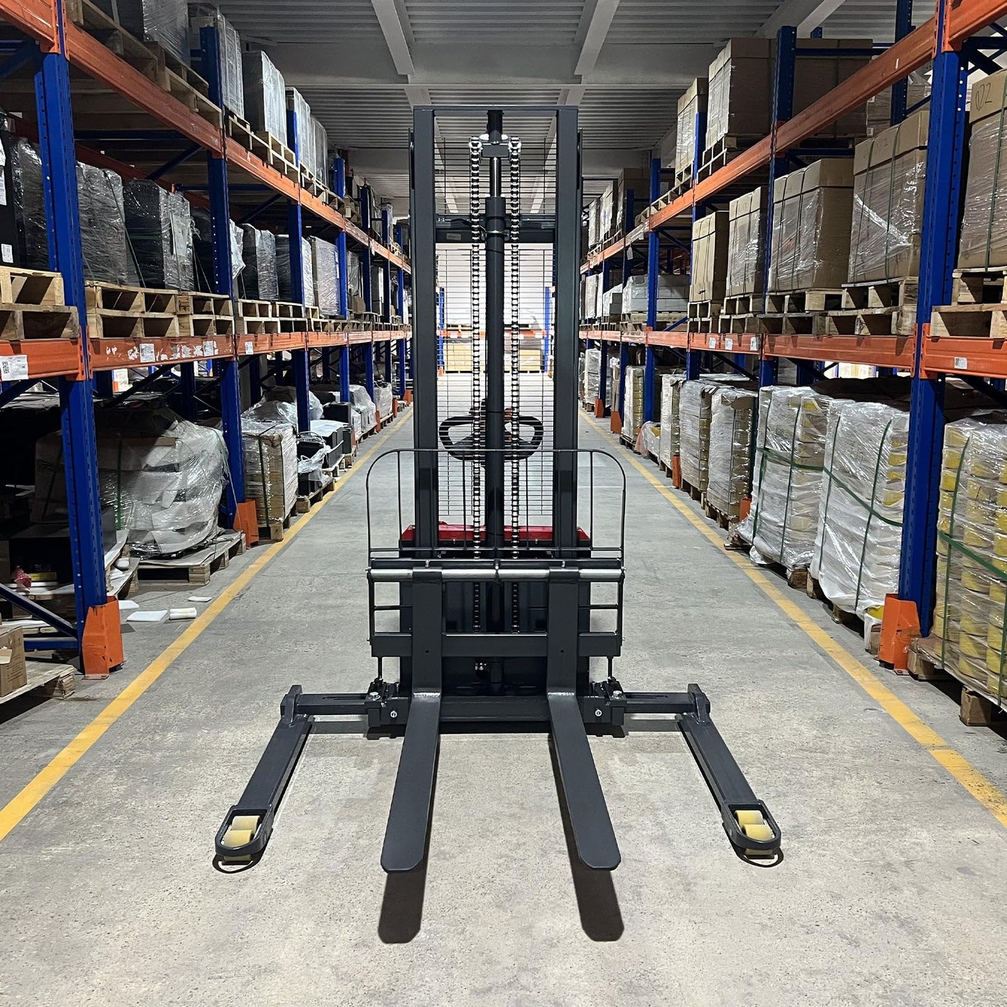 MechMaxx 3300lbs Electric Straddle Stacker with 24V/100Ah Maintenance-Free AGM Battery, 118" Lift, Adjustable Legs & Forks, Model F33-118SLA