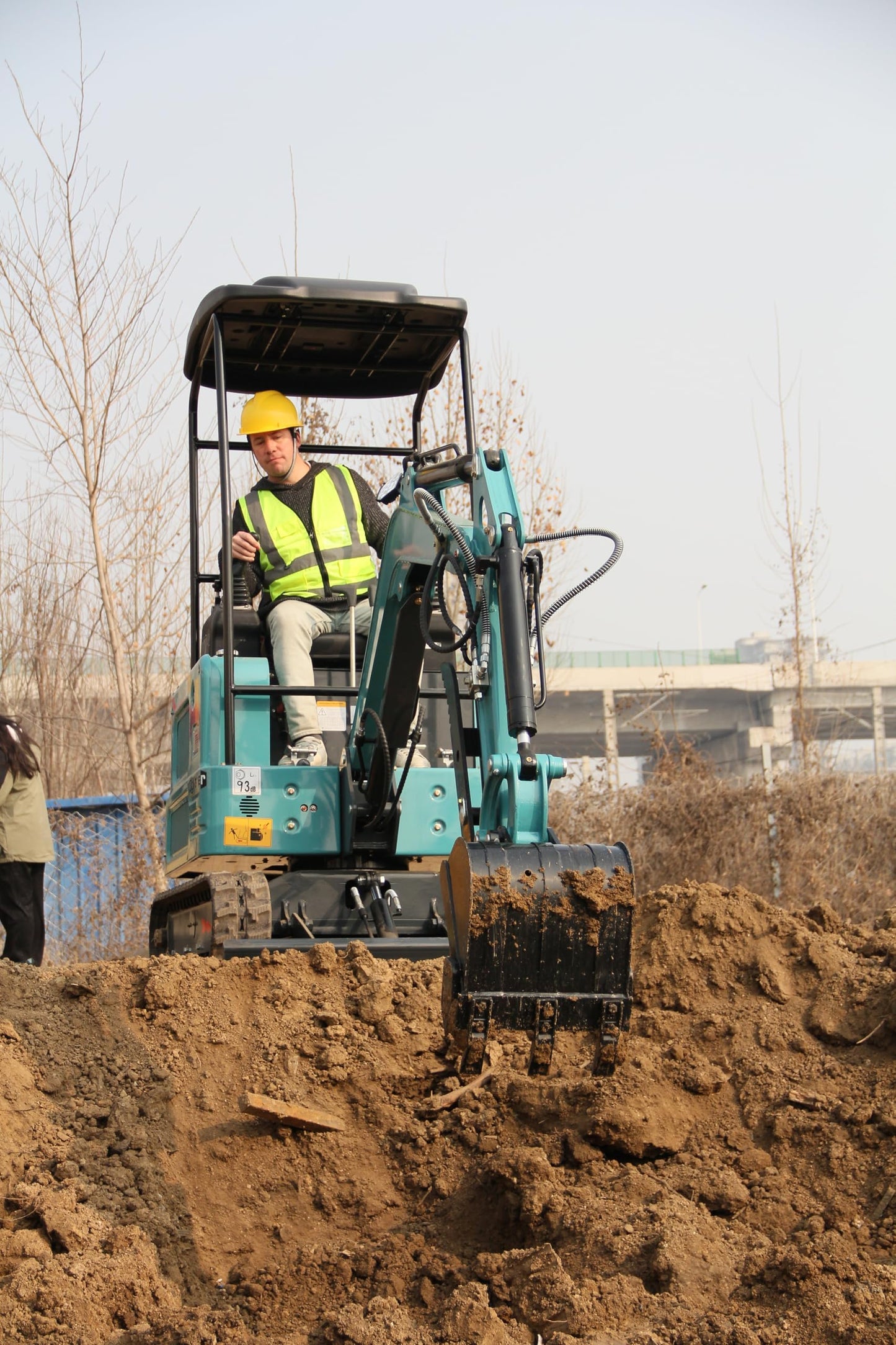 DS-180, 1.8 Ton New Pilot Control KubotaEnigne Diesel Mini Excavator, Digging Machine Attachments as Photos, Include Delivery & Unloading, 12 Months Parts Replacement Service