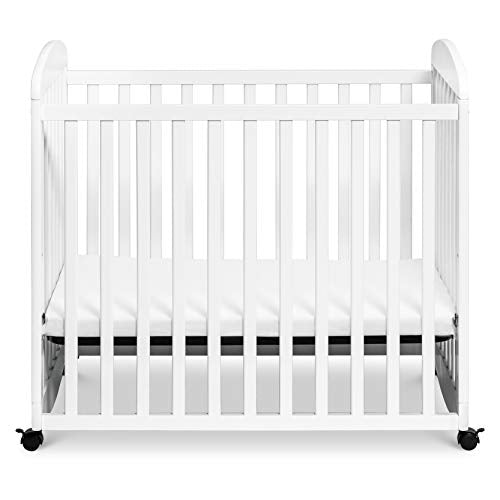 DaVinci Alpha Mini Rocking Crib in White, Removable Wheels, Greenguard Gold Certified