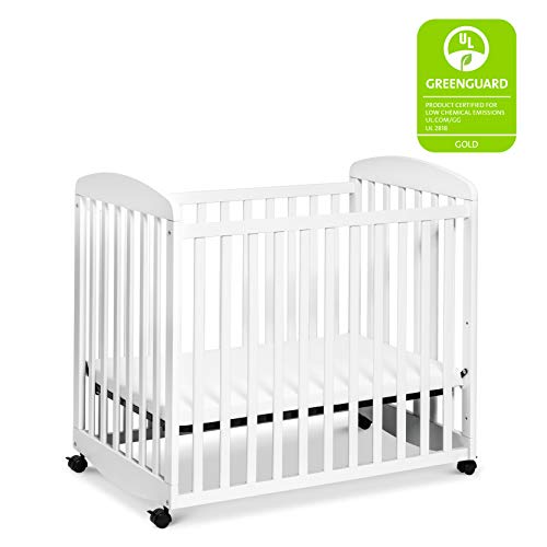 DaVinci Alpha Mini Rocking Crib in White, Removable Wheels, Greenguard Gold Certified